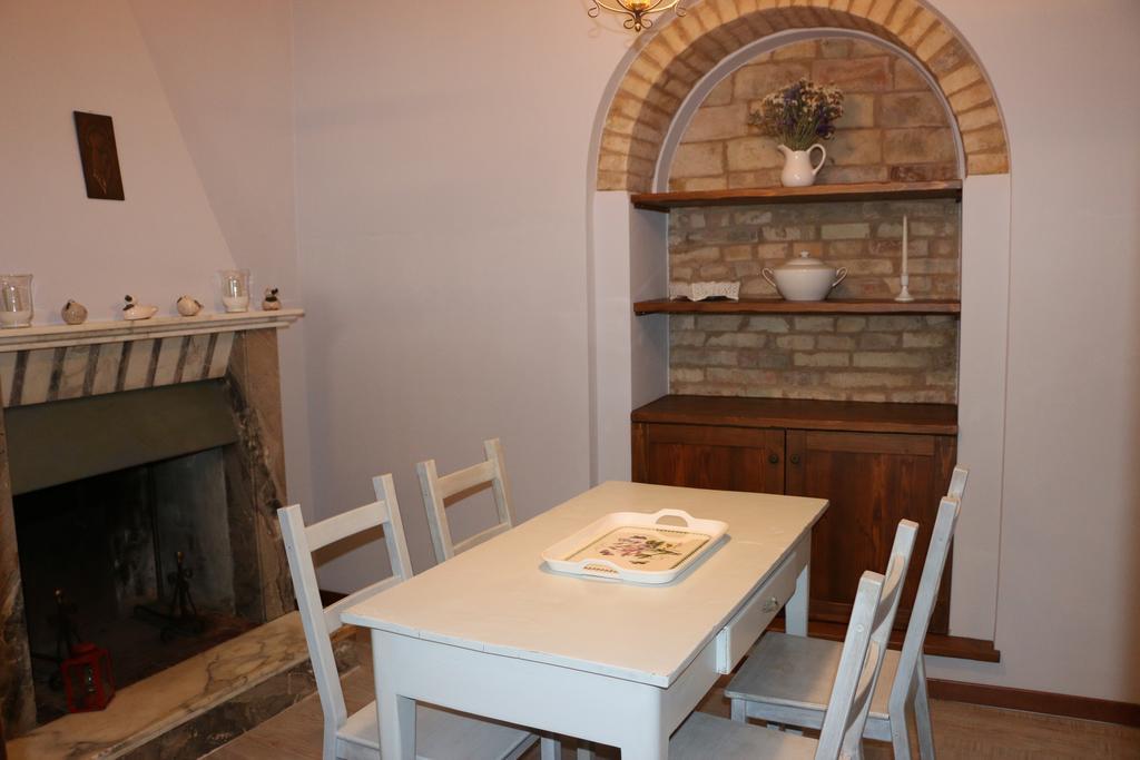Appartamento La Casa Sul Borgo Lapedona Esterno foto